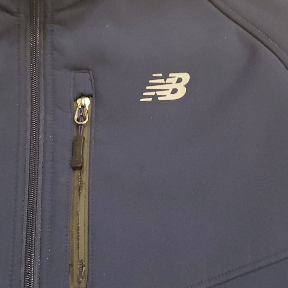 NEW BALANCE JACKET 🔥🧥 - Picture 2 of 8